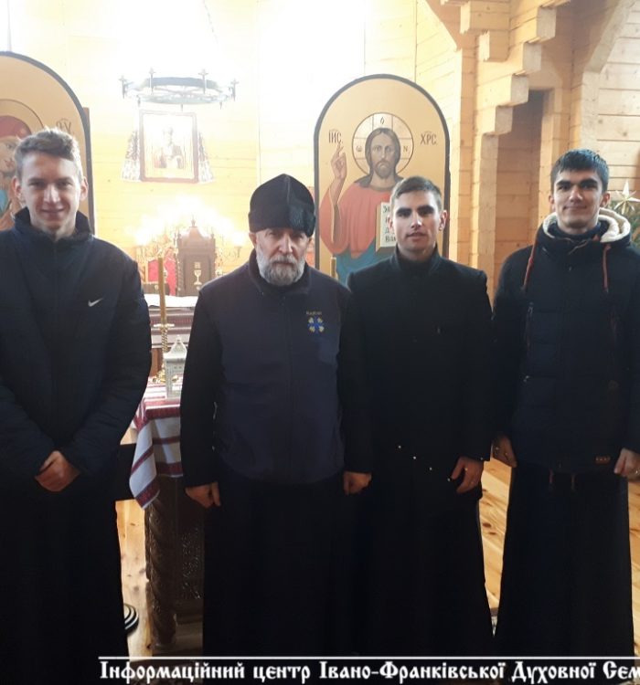 Франківські семінаристи відвідали військових на сході України