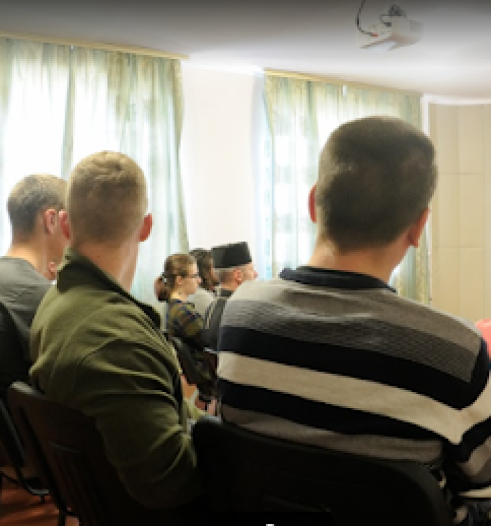 Волонтери з Києва провели зустріч з вихованцями Прилуцької колонії з основ миробудування і подолання ворожнечі
