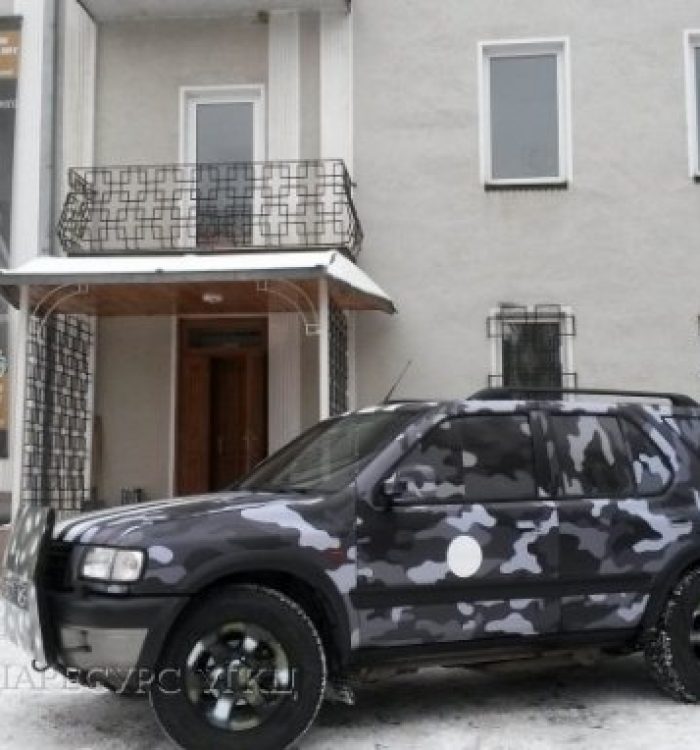 У Львові для капеланів освятили броньований автомобіль