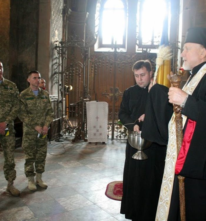 Прямуючи до Люрду, військовослужбовці помолилися в Гарнізонному храмі Львова