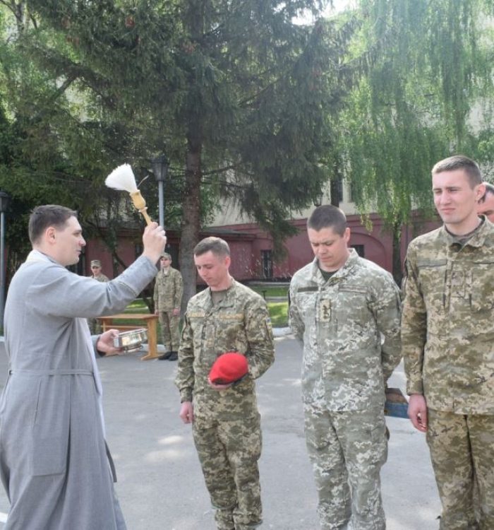Капелан благословив випускників Навчального центру Військової служби правопорядку