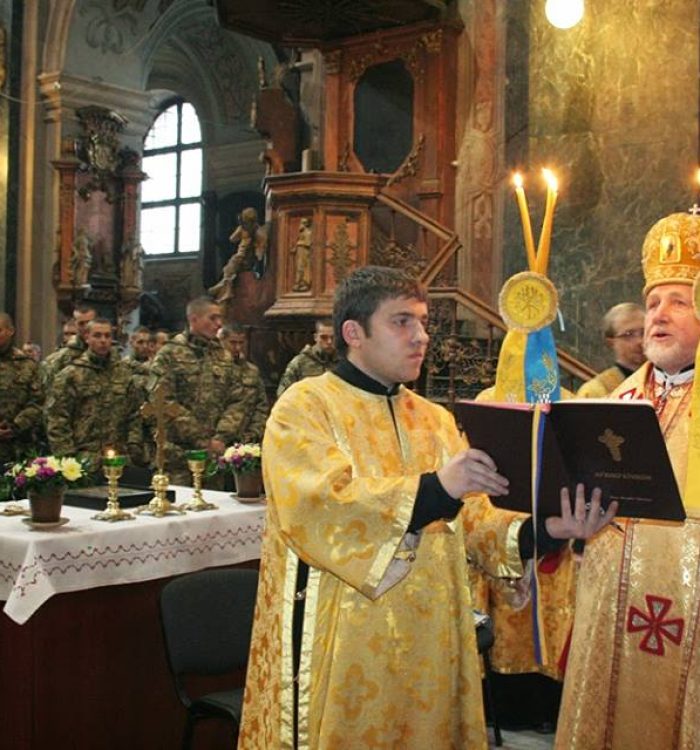 Нацгвардійці привітали владику Михаїла з ювілеєм священичих свячень