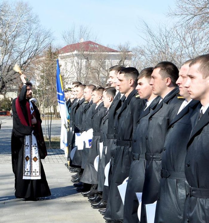 Військовий капелан благословив випускників Морехідного коледжу