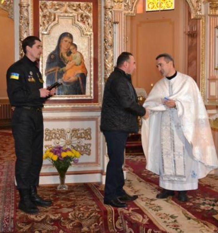 Священик церкви Святого Миколая у Тисмениці нагороджений відзнакою “За жертовність і милосердя”