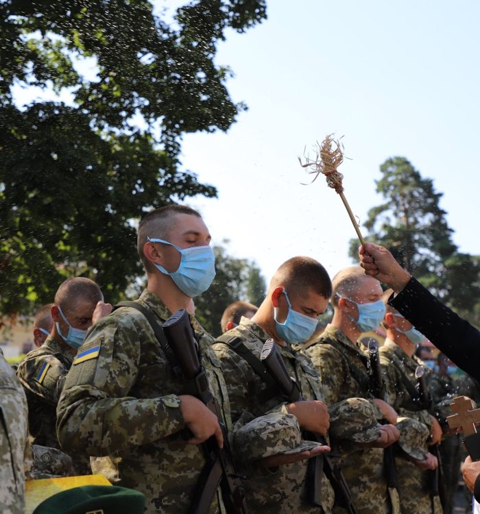 Капелан благословив новобранців-прикордонників, які присягнули на вірність українському народові