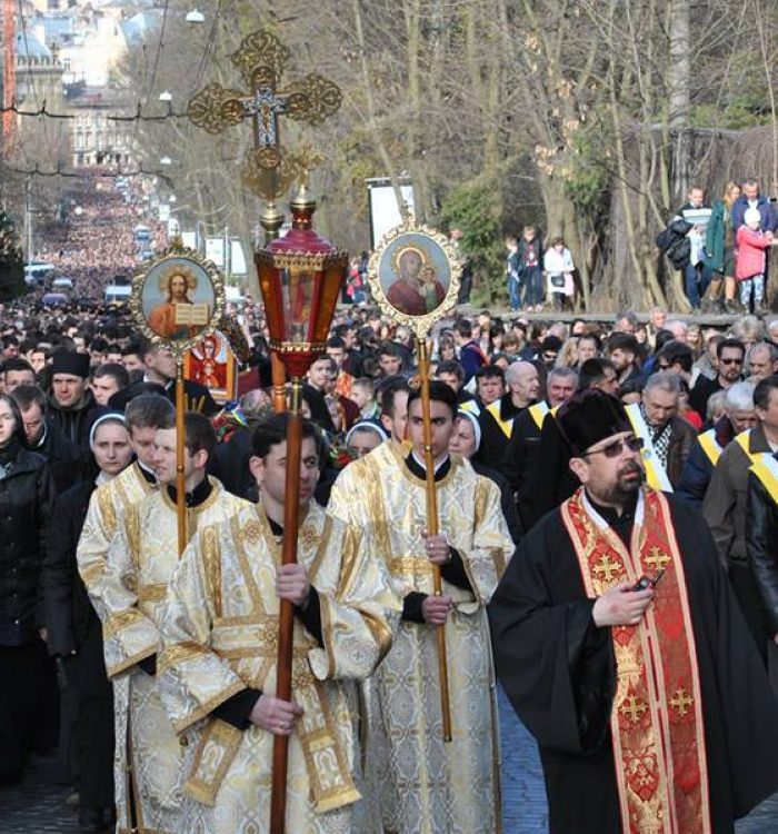 Десятки тисяч львів’ян взяли участь у Хресній ході