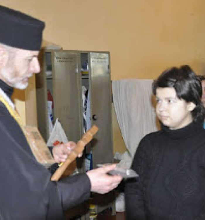 На свято Благовіщення засуджені отримали нові окуляри