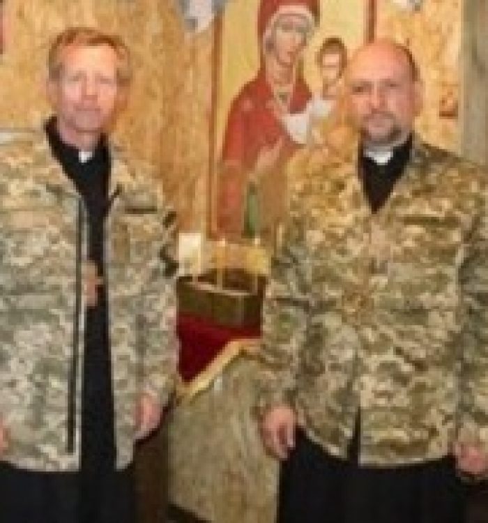 “Я бачив там надію”, – військовий капелан після повернення із зони АТО (відео)