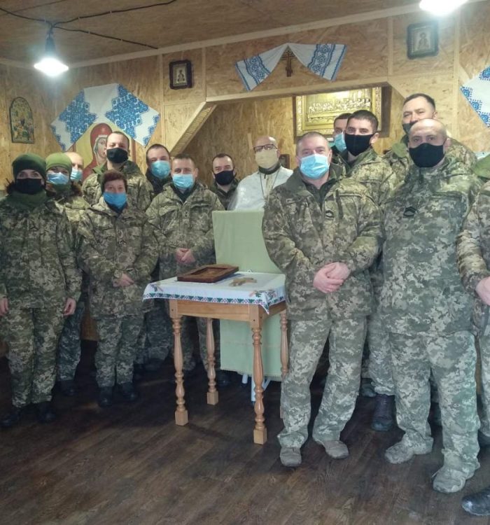 Капелан помолився Різдвяну Божественну Літургію з військовими на сході України