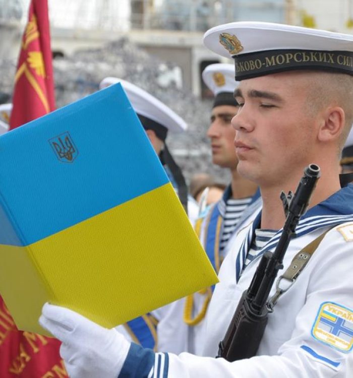 Військовий капелан благословив курсантів-моряків