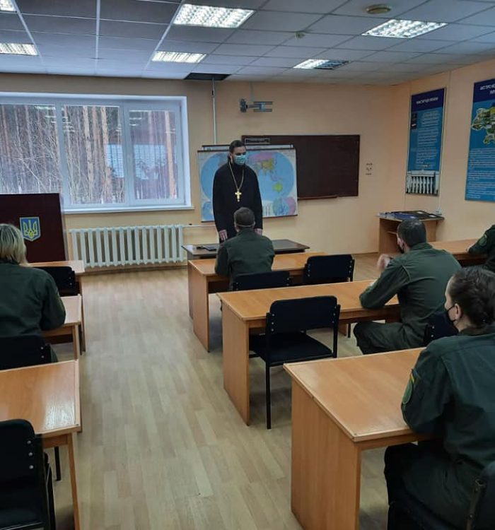 Військовий капелан провів лекцію про віру для військовослужбовців НГУ