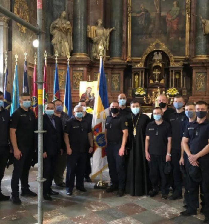 У гарнізонному храмі Львова відтепер перебуватиме прапор Державної служби України з надзвичайних ситуацій