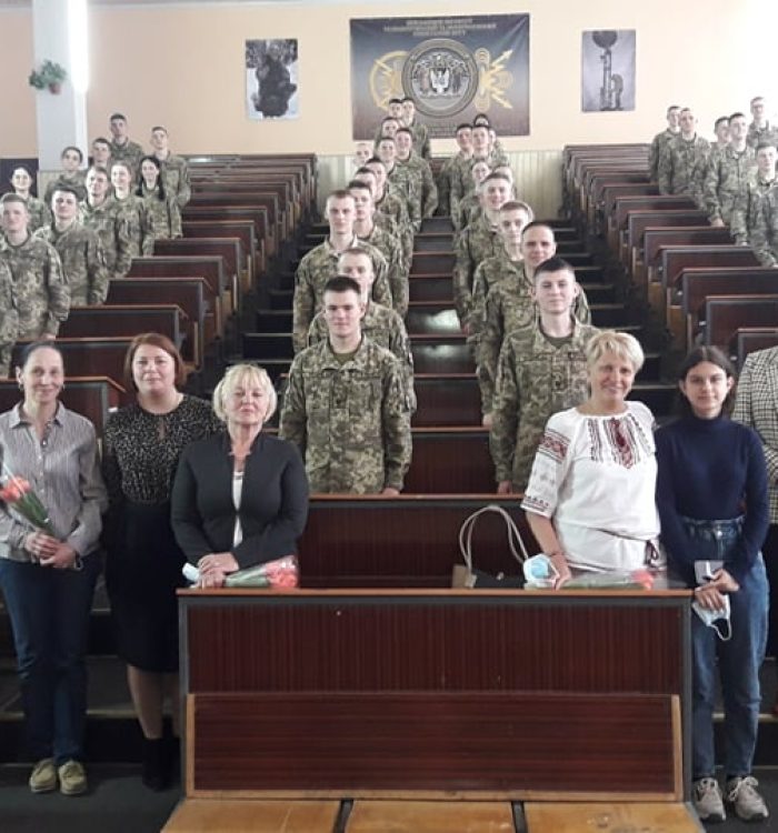 Учасниці фотопроекту “Сильні духом. Мами” зустрілися з київськими курсантами