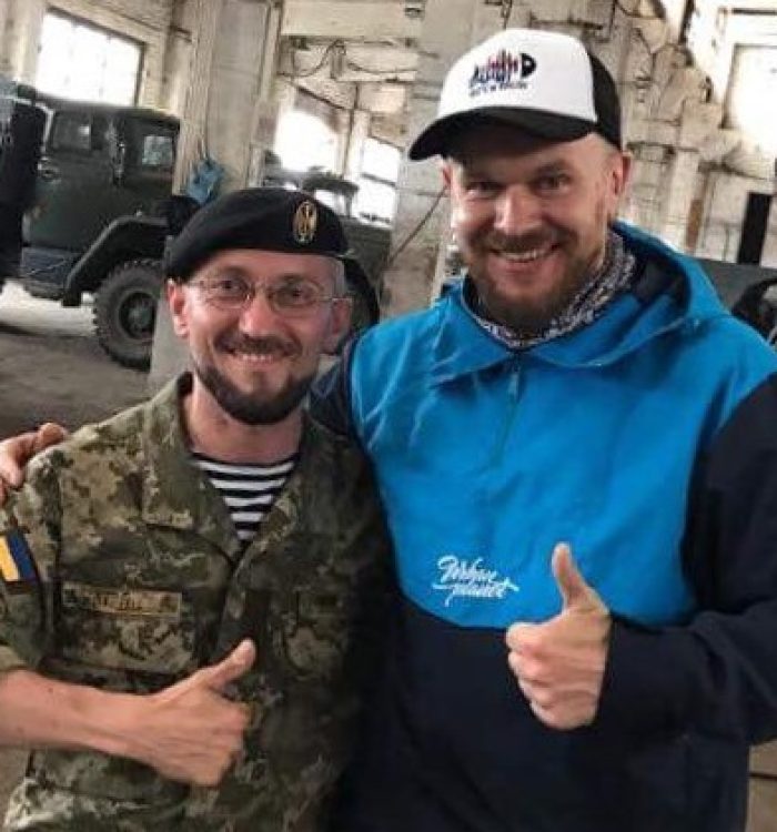 Відомий співак завітав  до морських піхотинців