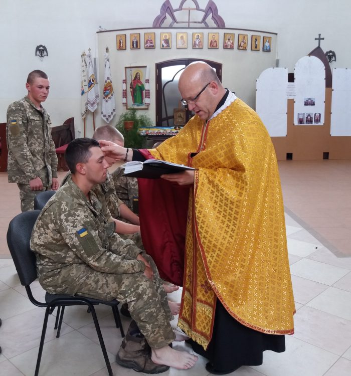 У Стрию троє військових прийняли тайни хрещення і миропомазання