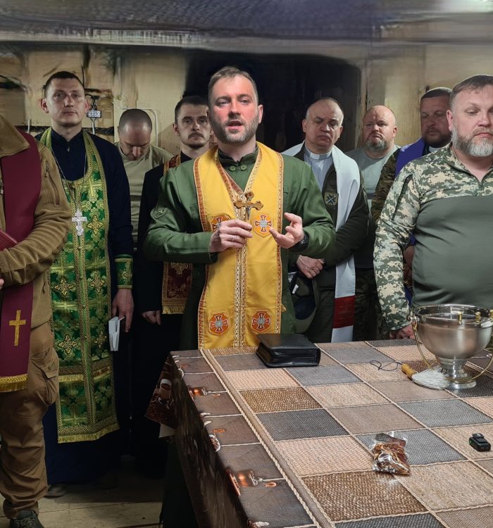 Великдень єдності: на Пасху капелани різних конфесій відвідали військових на фронті