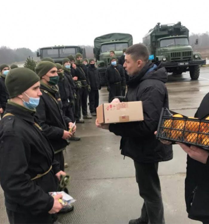Понад п’ять тисяч захисників України отримали гостинці від святого Миколая завдяки жертводавцям львівського гарнізонного храму