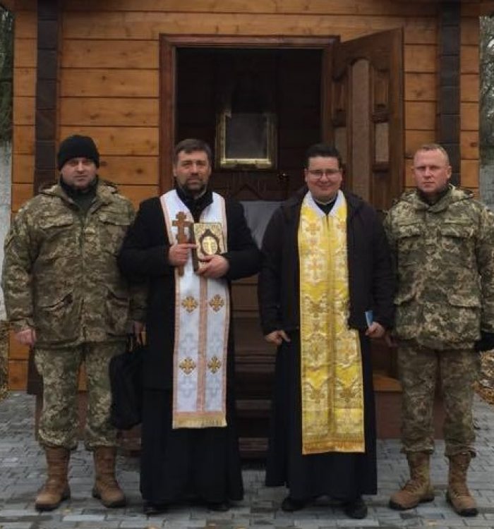 Молитва з військовими зв’язківцями  в Семиполках