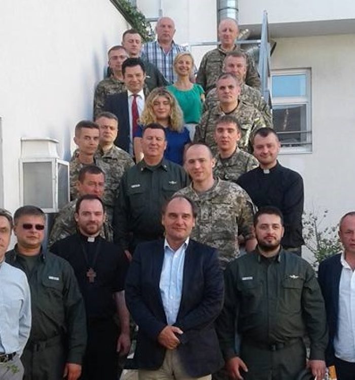 Військово-медичні капелани і лікарі військових госпіталів набираються досвіду в австрійських колег