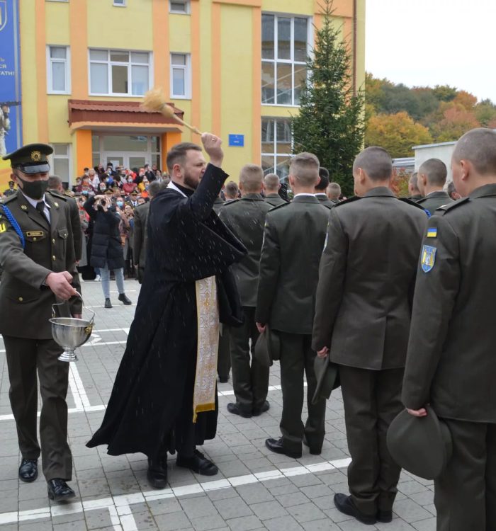 Учні Львівського ліцею імені Героїв Крут склали урочисту клятву ліцеїста