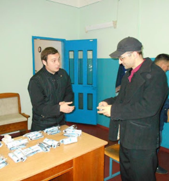 “Соціальні дні у в’язниці” відбулися у Білій Церкві: в’язні отримали окуляри