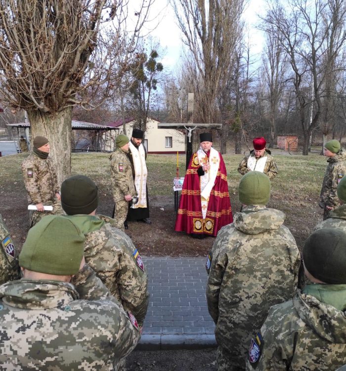 У Полтавській військовій частині освятили наріжний камінь під будівництво майбутнього храму