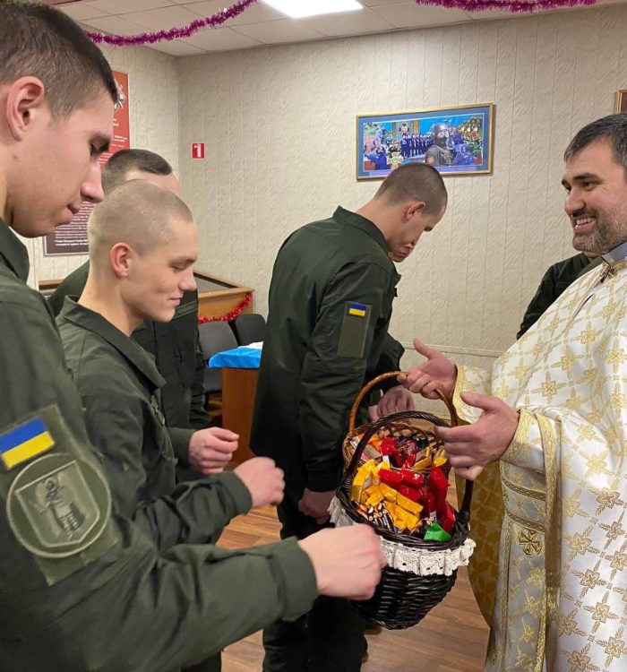 Нацгвардійці військової частини 3078 отримали солодкі дарунки від святого Миколая