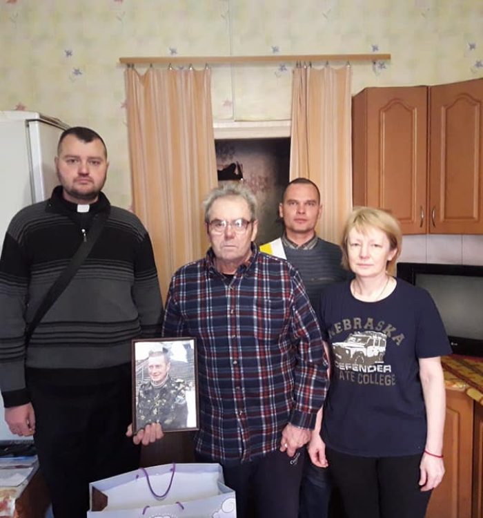 “Велика втрата, душевний біль, проте відкриті та теплі серця…!”,  – капелан про відвідини сімей загиблих захисників України