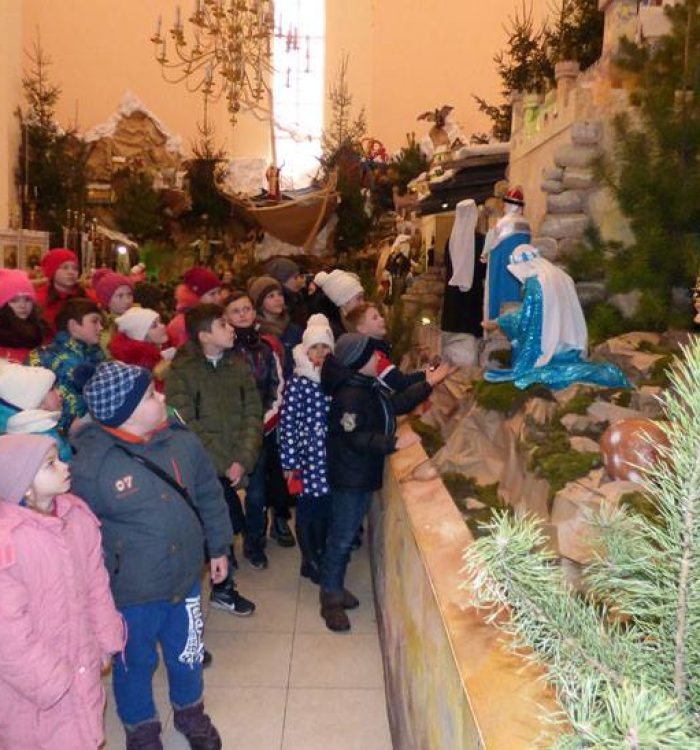 Діти військовослужбовців Навчального центру НГУ завітали в гості до маленького Ісуса