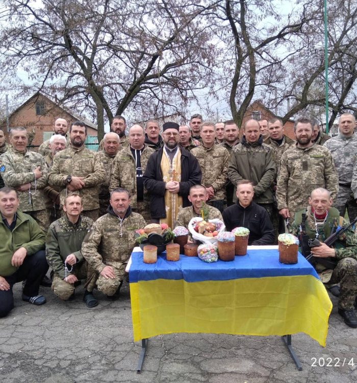 Українські воїни отримали великодні гостинці від Блаженнішого Святослава
