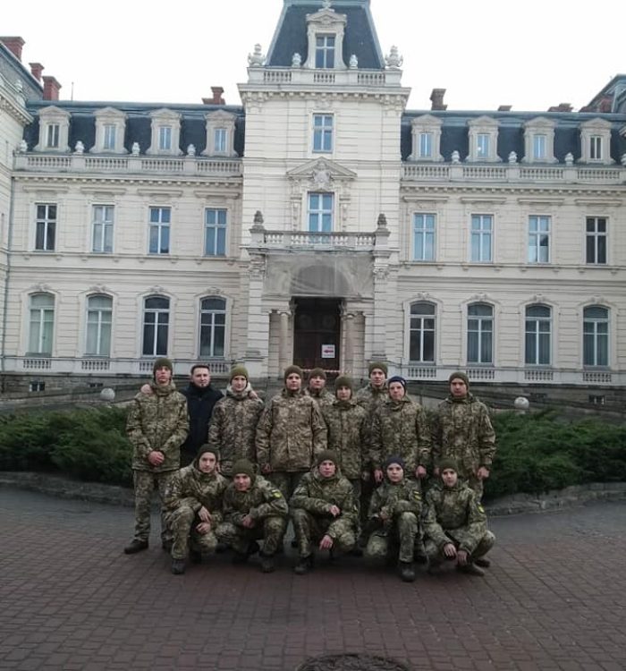 Учні Ліцею Героїв Крут разом з військовим капеланом відвідали Палац Потоцьких