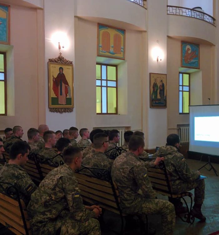 На Релігієзнавчому гуртку курсантам розповіли про дітей сонця