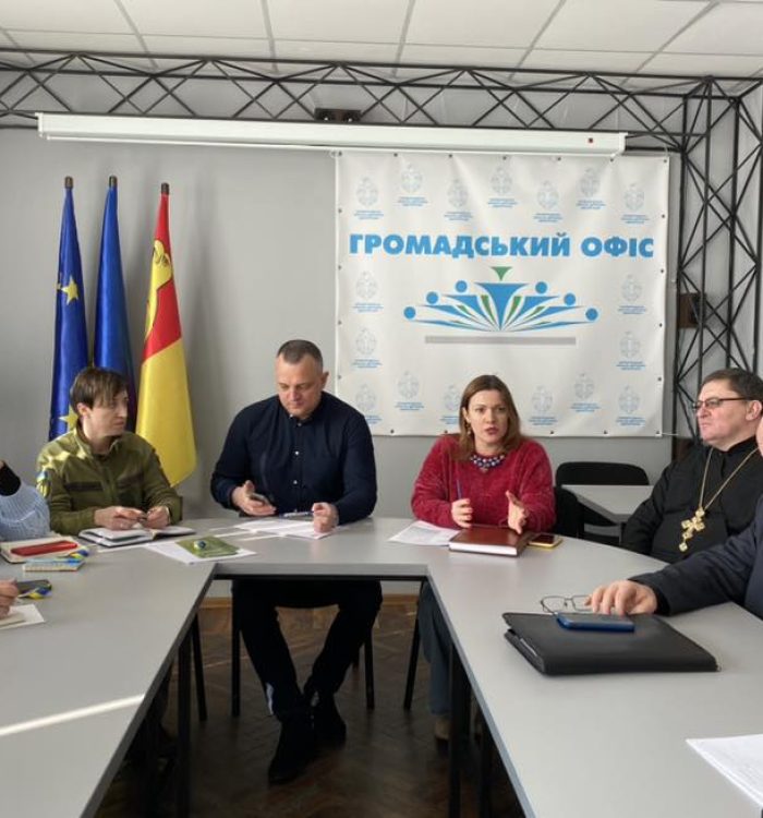 За підтримки Департаменту військового капеланства родичі зниклих безвісти військовослужбовців та полонених міста Кропивницького зустрілися з радником Уповноваженого з питань осіб, зниклих безвісти