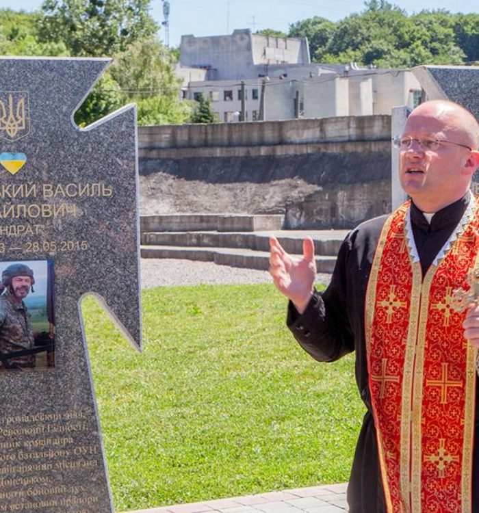 Капелан очолив поминальну молитву за загиблим військовим