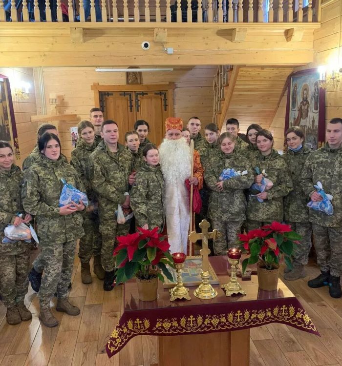 Святий Миколай з гостинцями навідався до військовослужбовців Львівського гарнізону