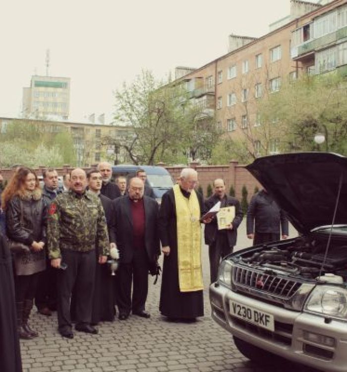 Українські бійці отримають авто від Івано-Франківської єпархії