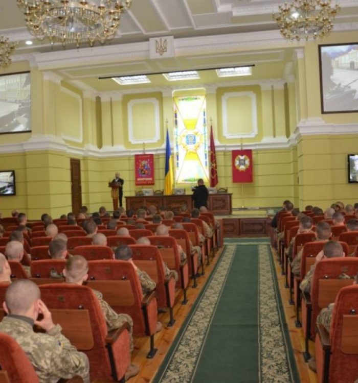 В Національній академії сухопутних військ о. Андрій Зелінський презентував свою книгу