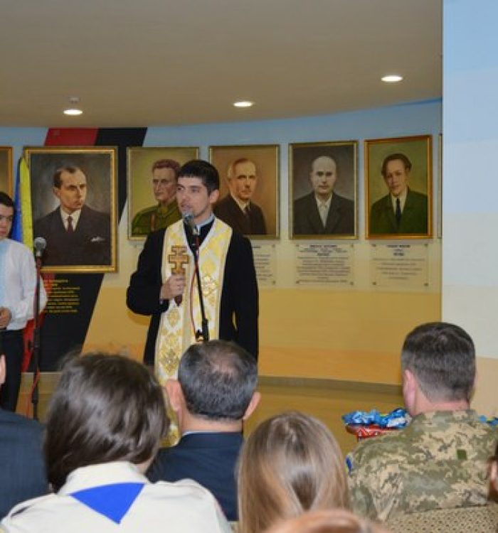 З Івано-Франківська до війська за призовом урочисто відправили юнаків