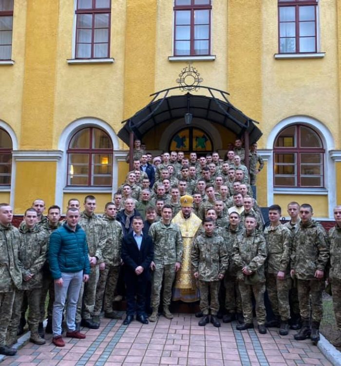 Владика Степан очолив Божественну Літургію для майбутніх офіцерів у військовому храмі Архистратига Михаїла