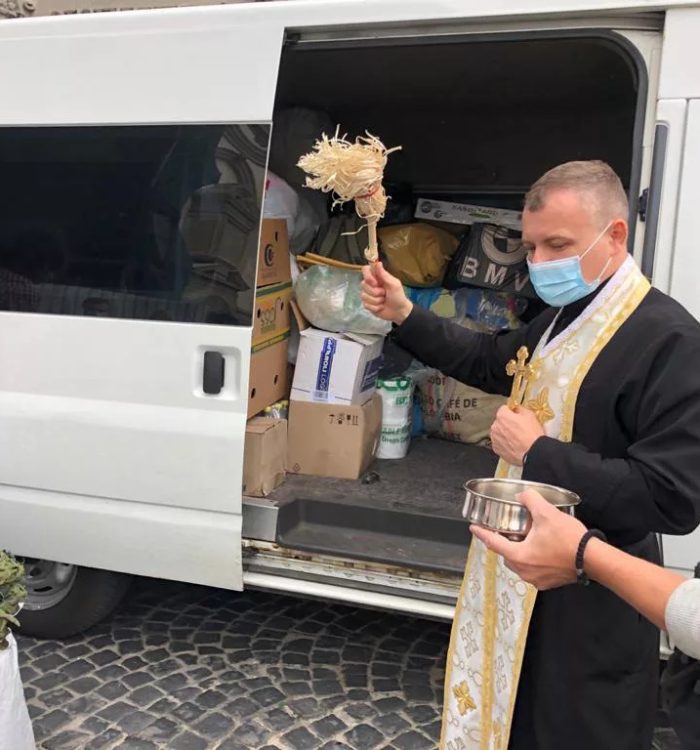 Капелани поблагословили допомогу Захисникам на Сході України