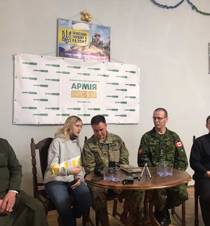 Військові капелани Львівської архиєпархії взяли участь у круглому столі в Будинку Офіцерів