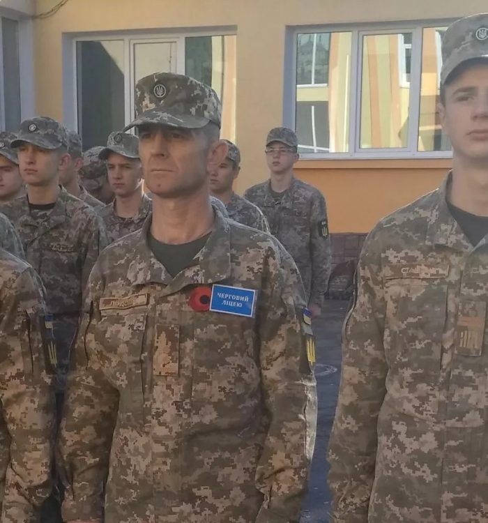 В ліцеї імені Героїв Крут вшанували загиблих у Другій світовій війні
