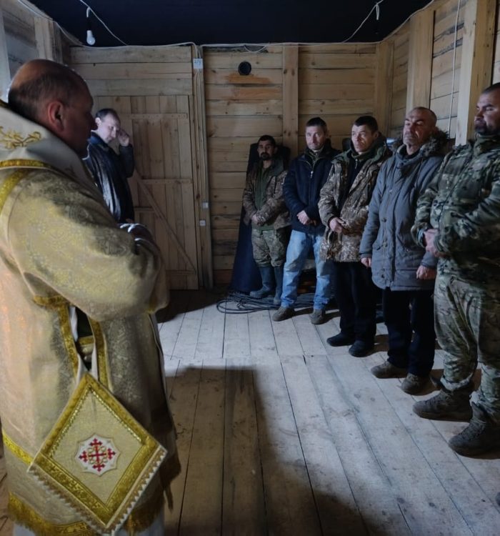 Владика Богдан Манишин зустрів Різдво Христове з військовими на сході України