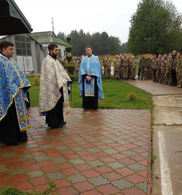 Військові капелани Львівської архиєпархії спільно помолилися із захисниками України