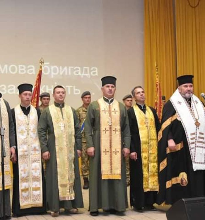 Владика Василій Івасюк привітав військових на Яворівському полігоні