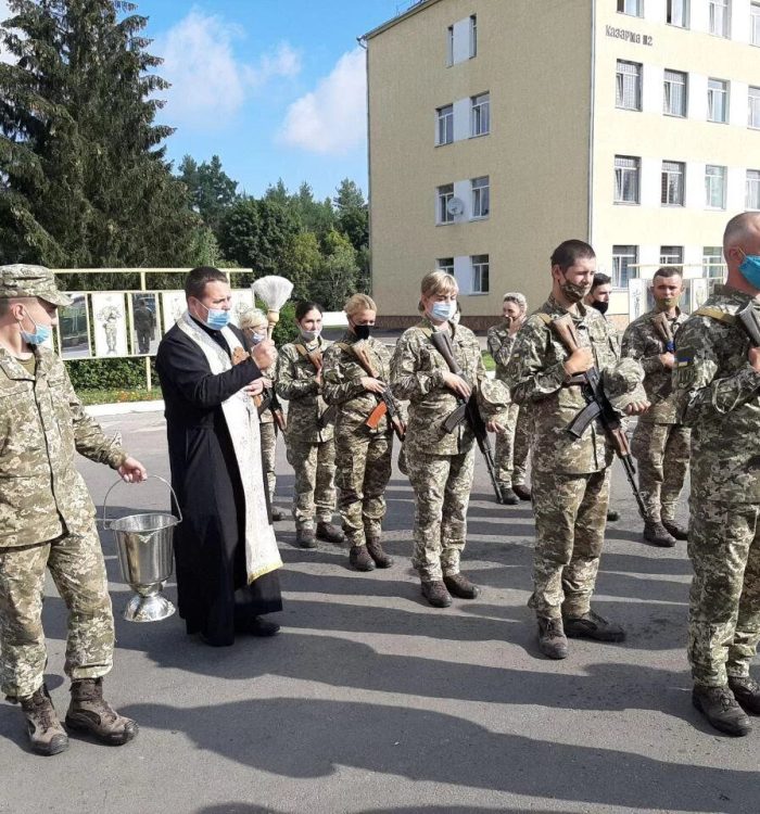 На Львівщині капелани поблагословили військовослужбовців контрактної служби, які склали Військову присягу
