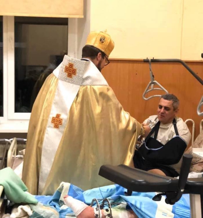 Святий Миколай відвідав військовослужбовців у Головному військовому госпіталі