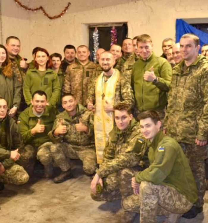 Отець Андрій Зелінський зустрів Різдво Христове з українськими воїнами на сході України
