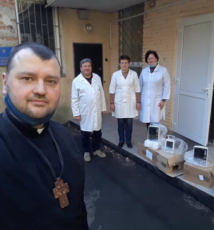 Військово-медичний капелан УГКЦ передав чергову допомогу для військового госпіталю