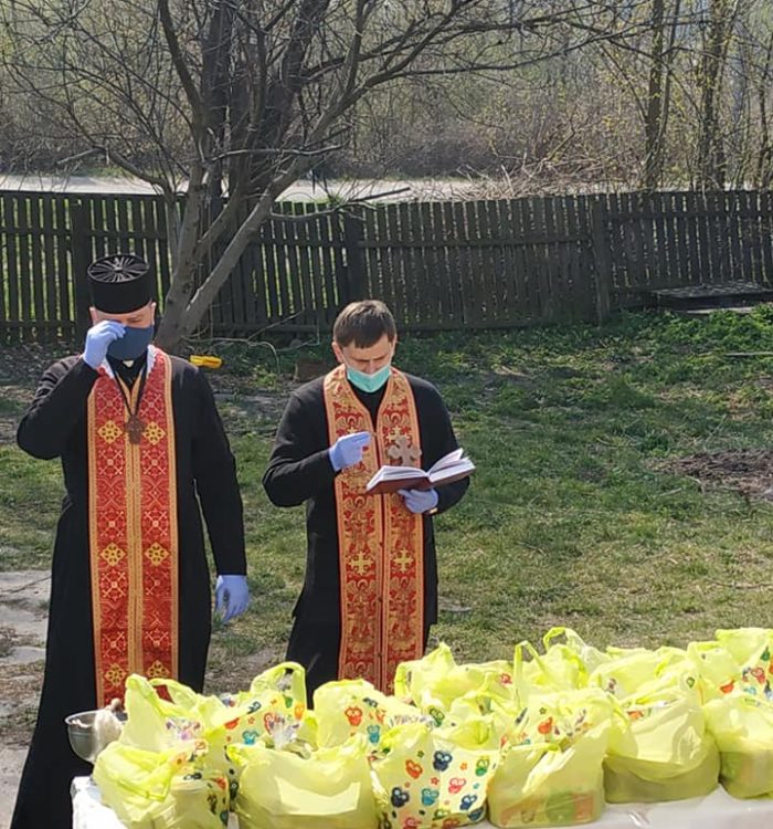 Родини полеглих Героїв Приірпіння отримали Великодні дарунки від Департаменту військового капеланства